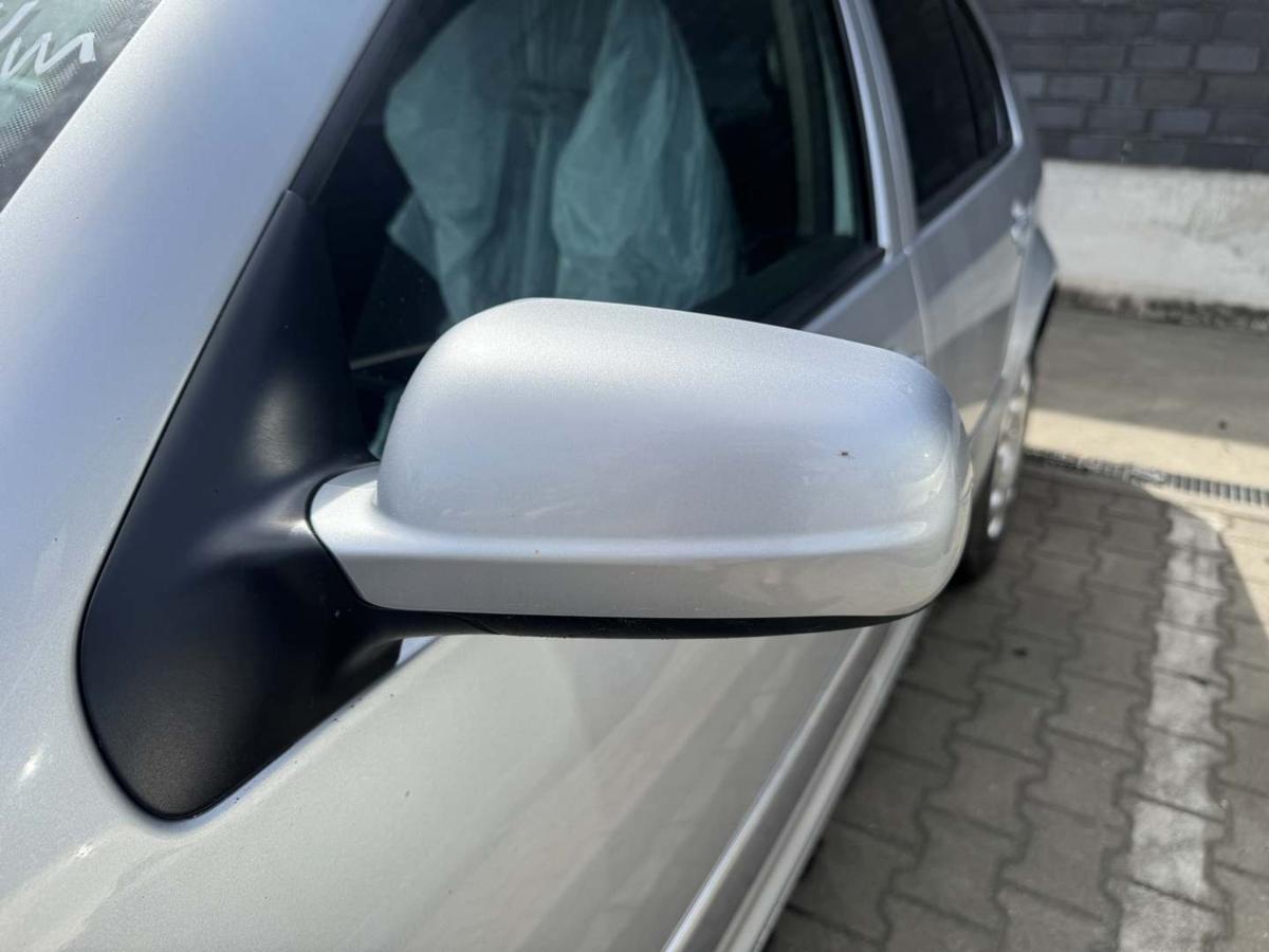 VW Bora original Au&szlig;enspiegel links elektrisch verstellbar LA7W Reflexsilber Bj.2002